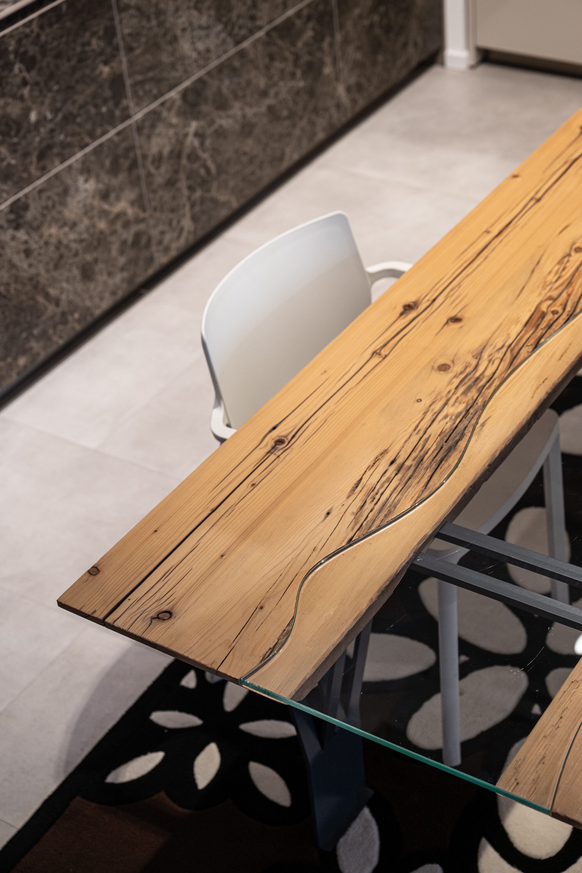 Tavolo abete e vetro 2